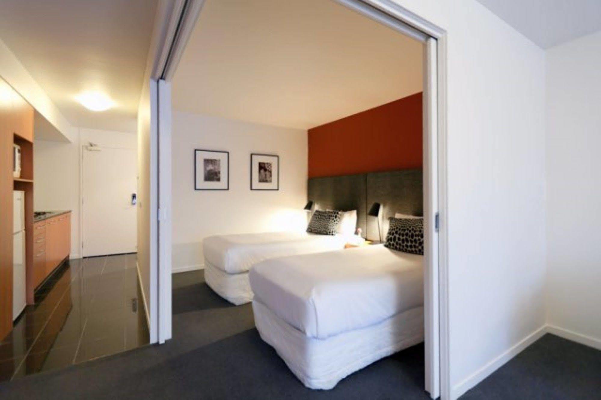 Punthill Apartment Hotel - Little Bourke Мельбурн Номер фото